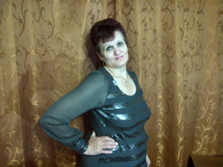 Alter: 59 / Stier - Alter: 170 / normal - Geschlecht: weiblich - Ausrichtung: bisexuell - Haare: brünett / lang - Piercing: keins - bewebmaster-Alter: B - Hautfarbe: weiss - Augen: braun - Rasur: vollrasiert